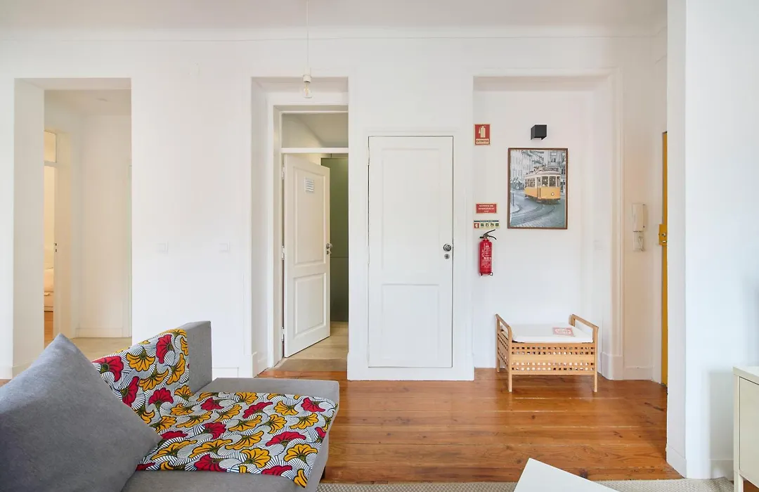 Cozy Apartment With Castel View-1