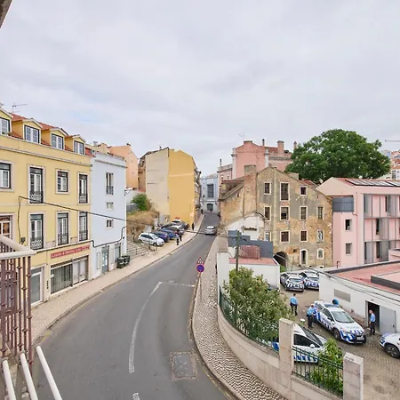 Cozy Apartment With Castel View-3